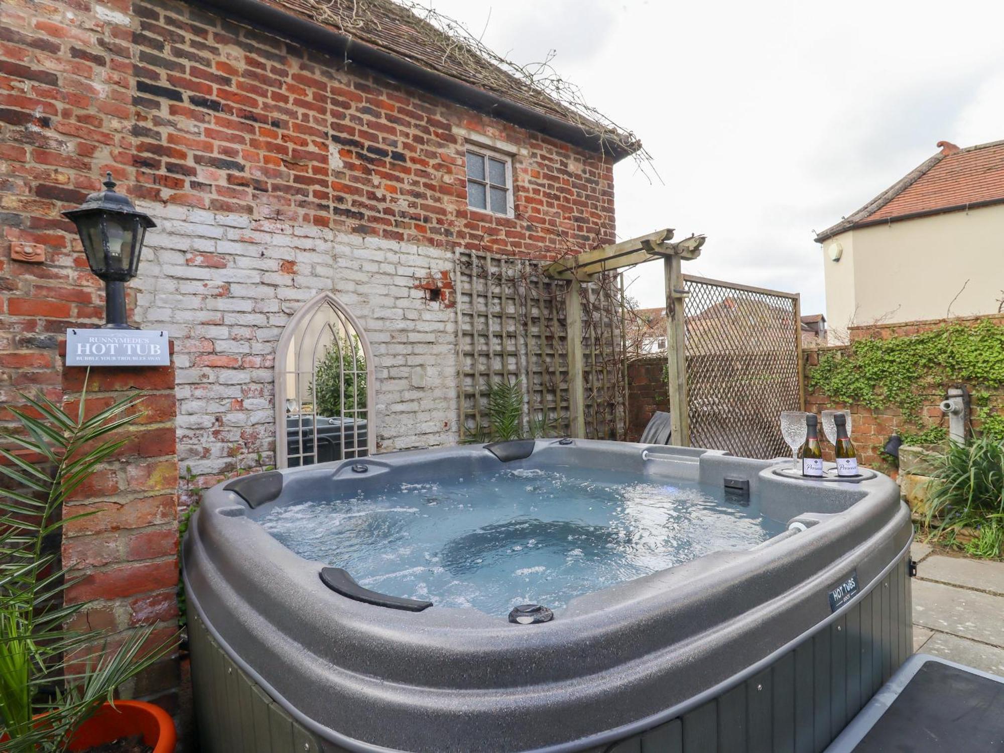 Runnymede Villa Tewkesbury Kültér fotó